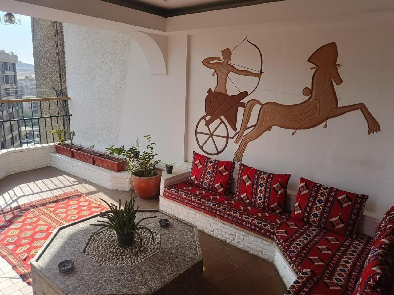 Pyramids Nights Hostel Kafrat al Jabal Экстерьер фото