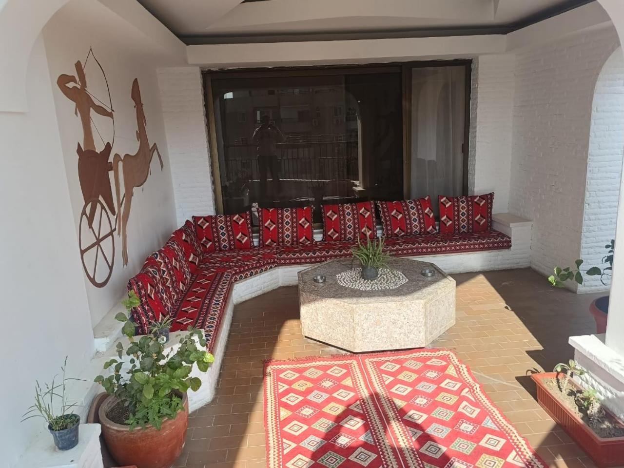 Pyramids Nights Hostel Kafrat al Jabal Экстерьер фото
